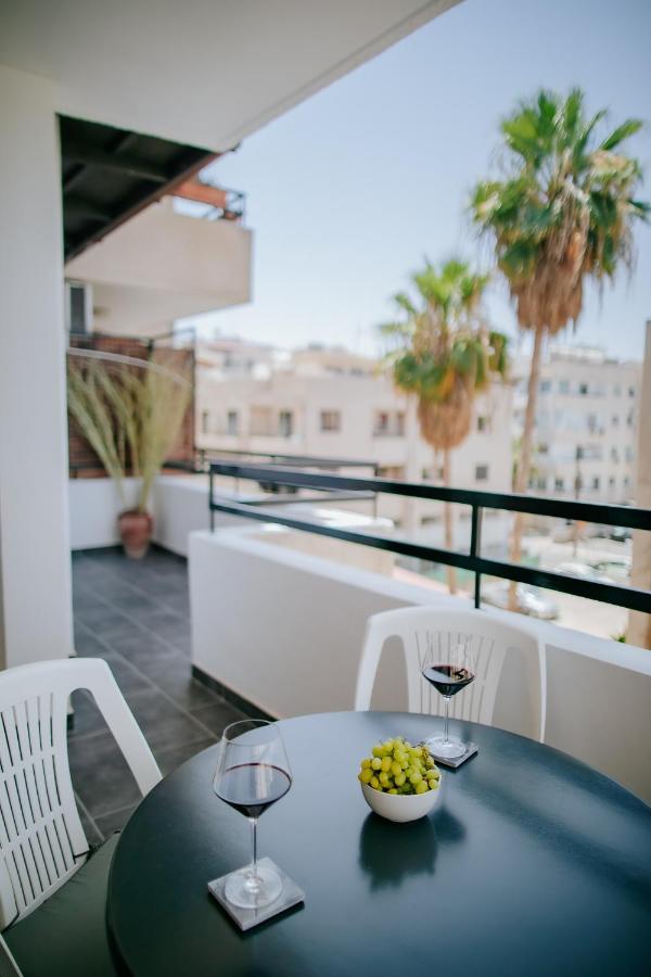 Lazaros Centre Apartment Larnaca Exteriör bild