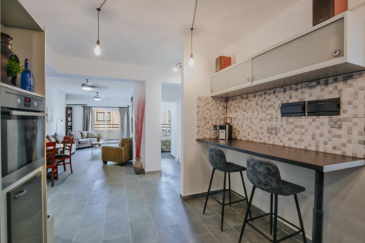 Lazaros Centre Apartment Larnaca Exteriör bild