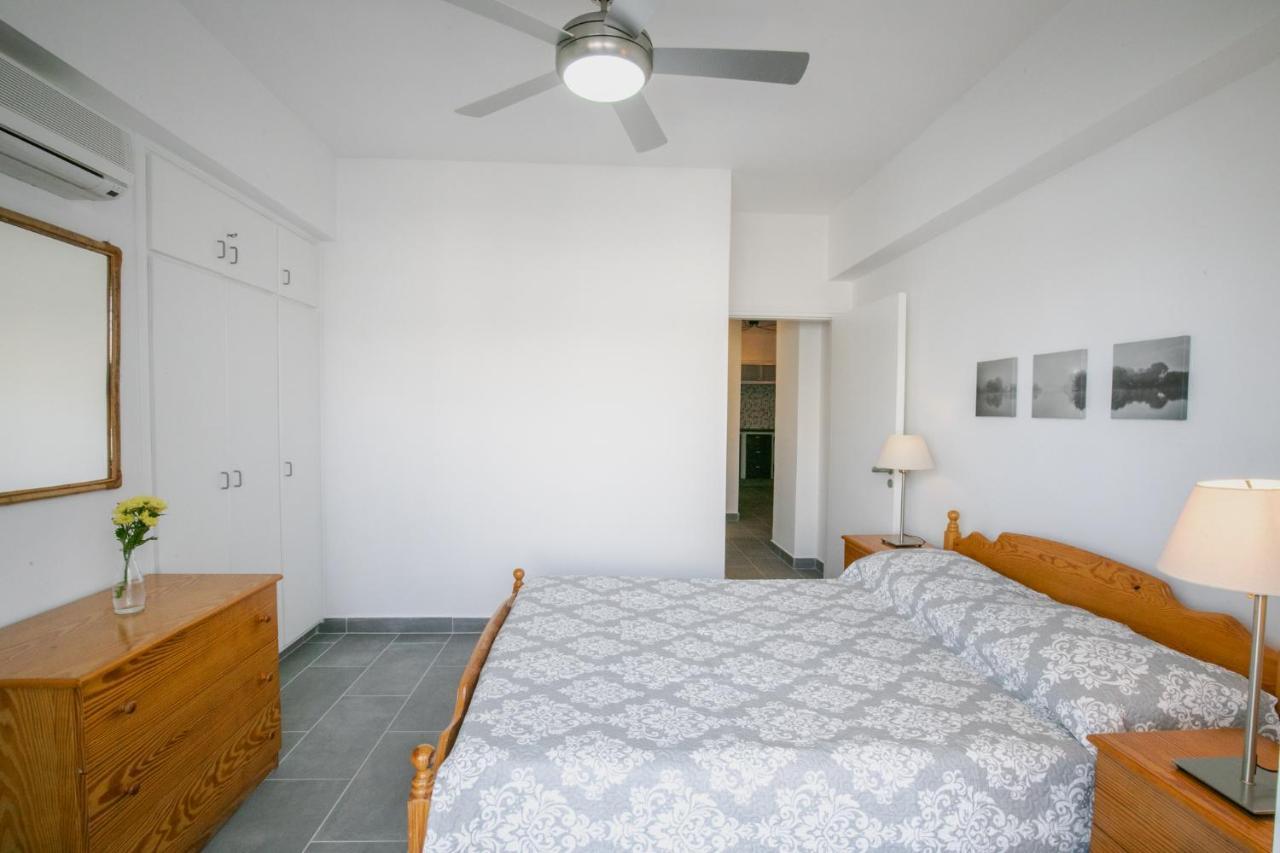 Lazaros Centre Apartment Larnaca Exteriör bild